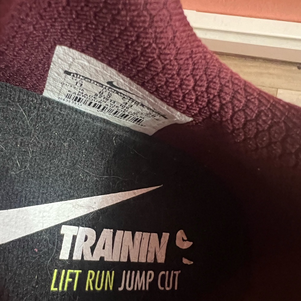 Nike Metcon size 11 sneakers - Picture 3 of 3